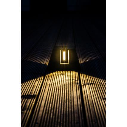 Soldrevet LED væglampe med sensor LED/2W/5V IP54 1300 mAh