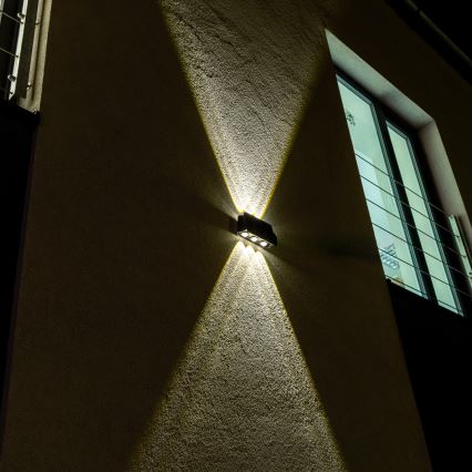 Soldrevet LED væglampe med sensor LED/2W/5V IP54