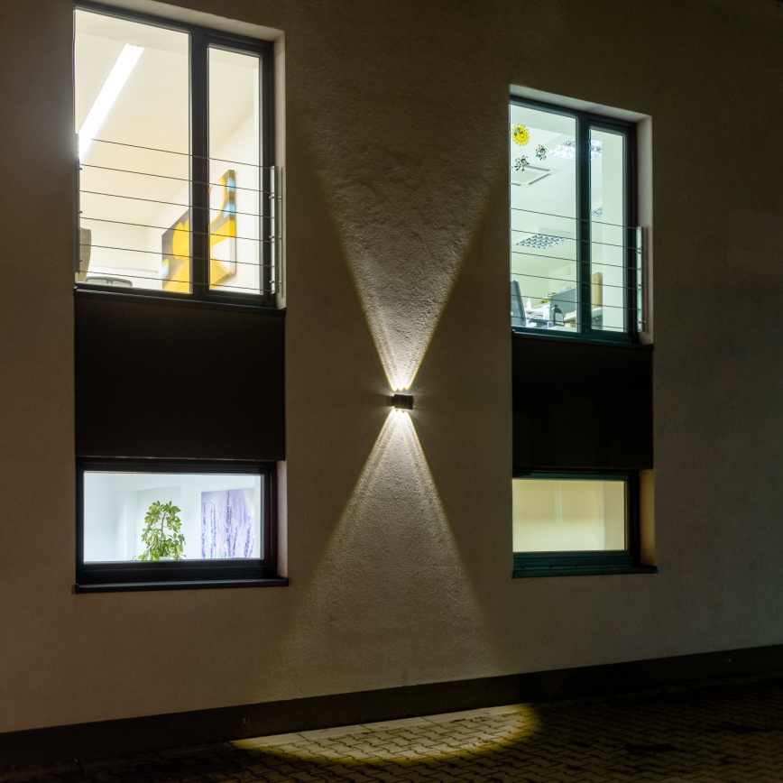 Soldrevet LED væglampe med sensor LED/2W/5V IP54
