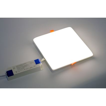 Immax NEO 07110K - LED indbygningslampe til badeværelse dæmpbar PRACTICO LED/24W/230V Tuya