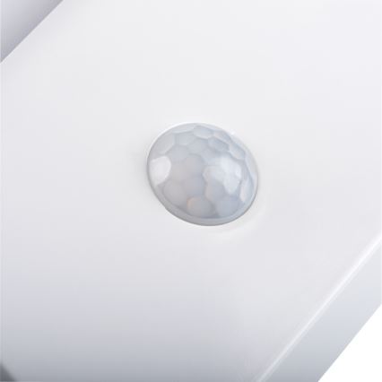 Indbygget LED-armatur med bevægelses- og skumringssensor IRS LED/0,3W/3xAAA IP54 hvid