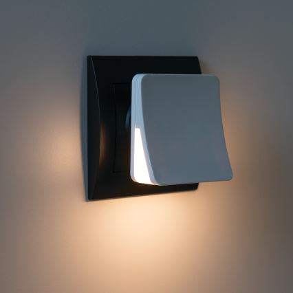 LED orienteringslampe med skumringssensor til stikkontakt HOFI LED/0,28W/230V hvid