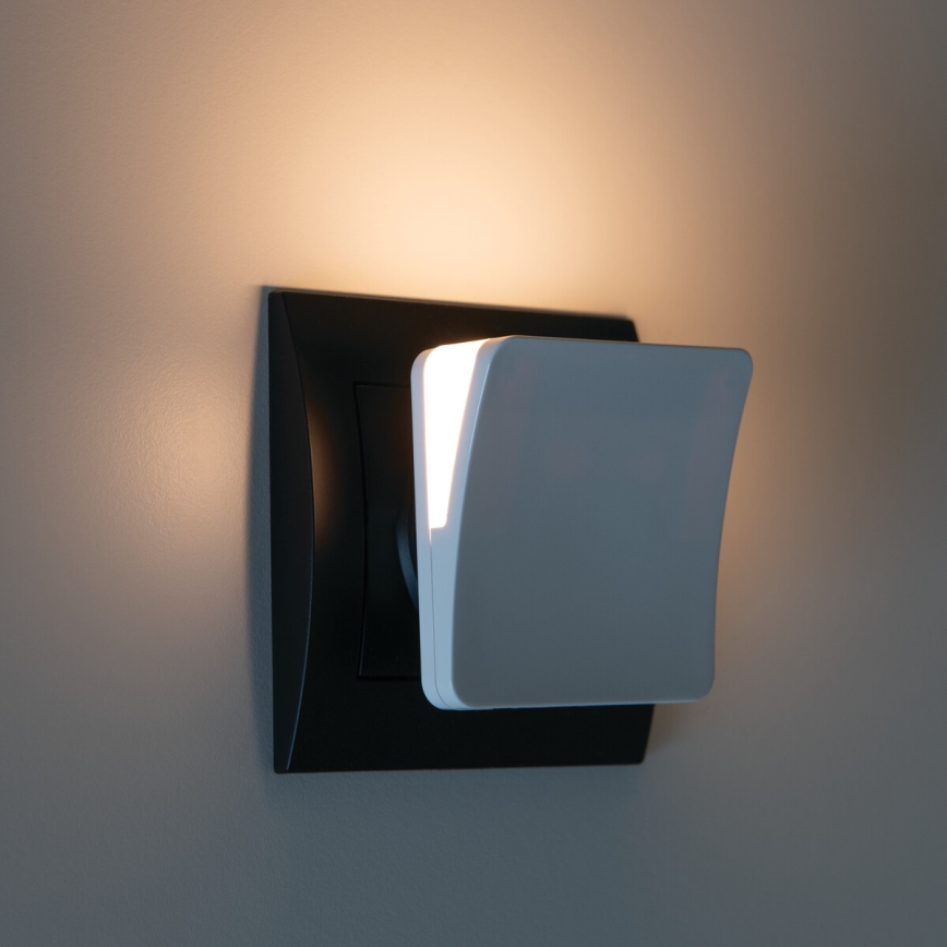 LED orienteringslampe med skumringssensor til stikkontakt HOFI LED/0,28W/230V hvid