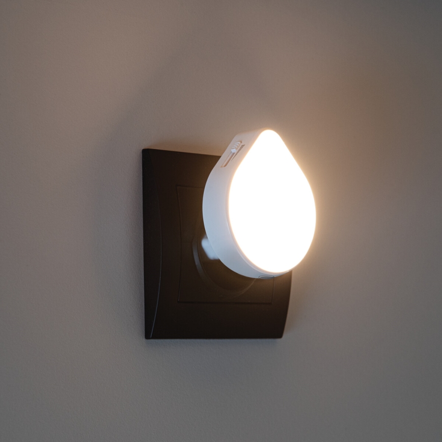 LED Dæmpbar orienteringslampe med skumringssensor til stikkontakt ULOV LED/0,5W/230V hvid