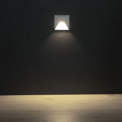 EXIN LED trappearmatur med bevægelses- og skumringssensor, 2,5 W, 230 V, 4000 K, IP65, hvid, firkantet