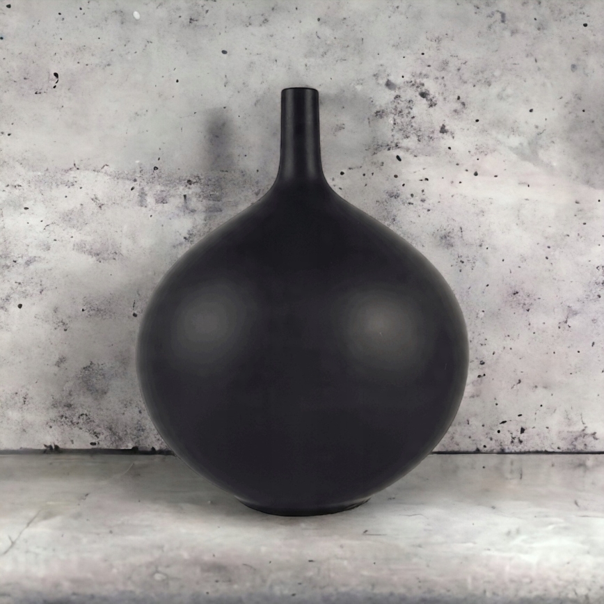 Keramisk vase 24 cm mat sort