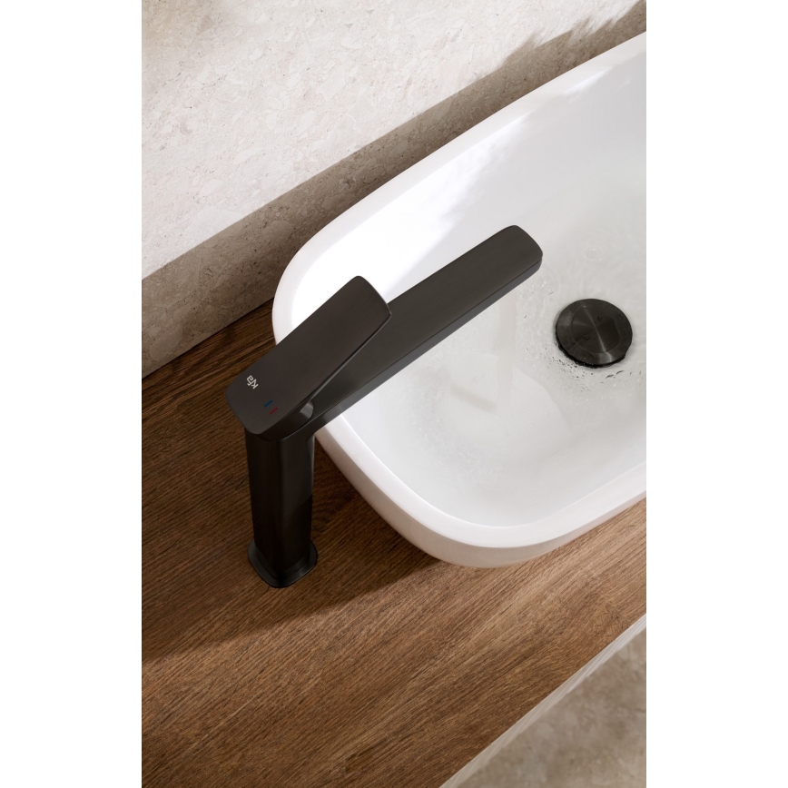 KFA Armatura 4522-825-81 - Blandingsbatteri til håndvask + bundventil MALAGA 17 cm sort