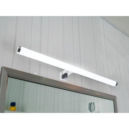 LED belysning til badeværelsesspejl LED/12W/230V 59,5 cm IP44 blank krom