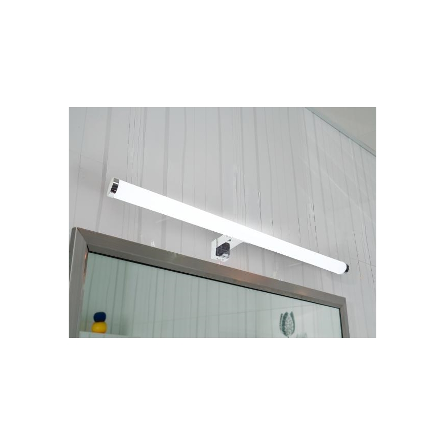 LED belysning til badeværelsesspejl LED/12W/230V 59,5 cm IP44 blank krom