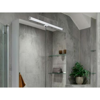 LED belysning til badeværelsesspejl LED/12W/230V 59,5 cm IP44 blank krom