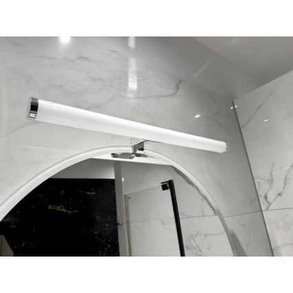 LED belysning til badeværelsesspejl LED/12W/230V 59,5 cm IP44 blank krom