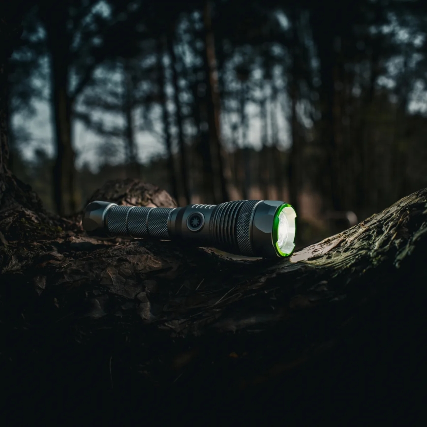 LED dæmpbar genopladelig lommelygte med powerbank-funktion LED/30W/5V IPX7 3000 lm 4000 mAh