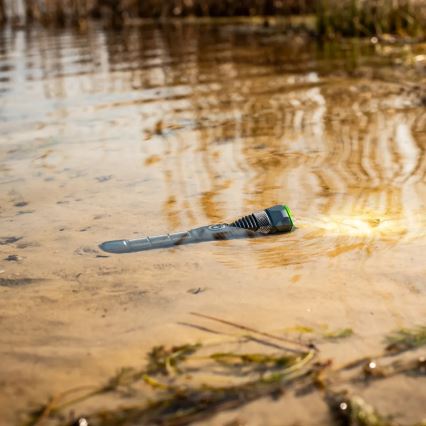 LED dæmpbar genopladelig lommelygte med powerbank-funktion LED/30W/5V IPX7 3000 lm 4000 mAh