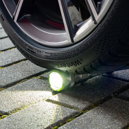 LED dæmpbar genopladelig lommelygte med powerbank-funktion LED/30W/5V IPX7 3000 lm 4000 mAh