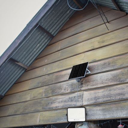 LED Dæmpbar solcellereflektor LED/400W/3,2V 2000-8000K IP65 20000 mAh sort + fjernbetjening