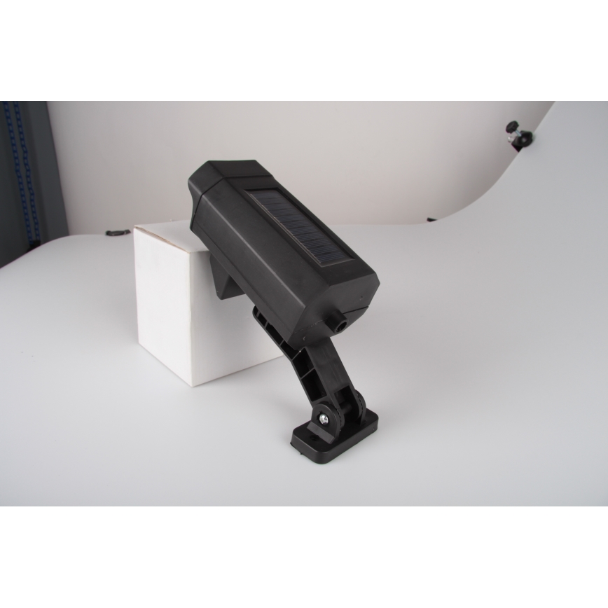 LED-falsk overvågningskamera med sensor og solcellepanel LED/5W/5,5V 800 mAh IP65 + fjernbetjening