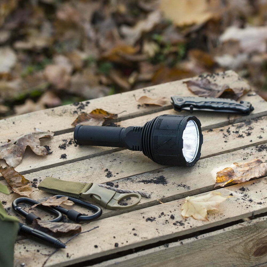 LED Dæmpbar Genopladelig Lommelygte LED/30W/5V IPX7 3000 lm 4200 mAh
