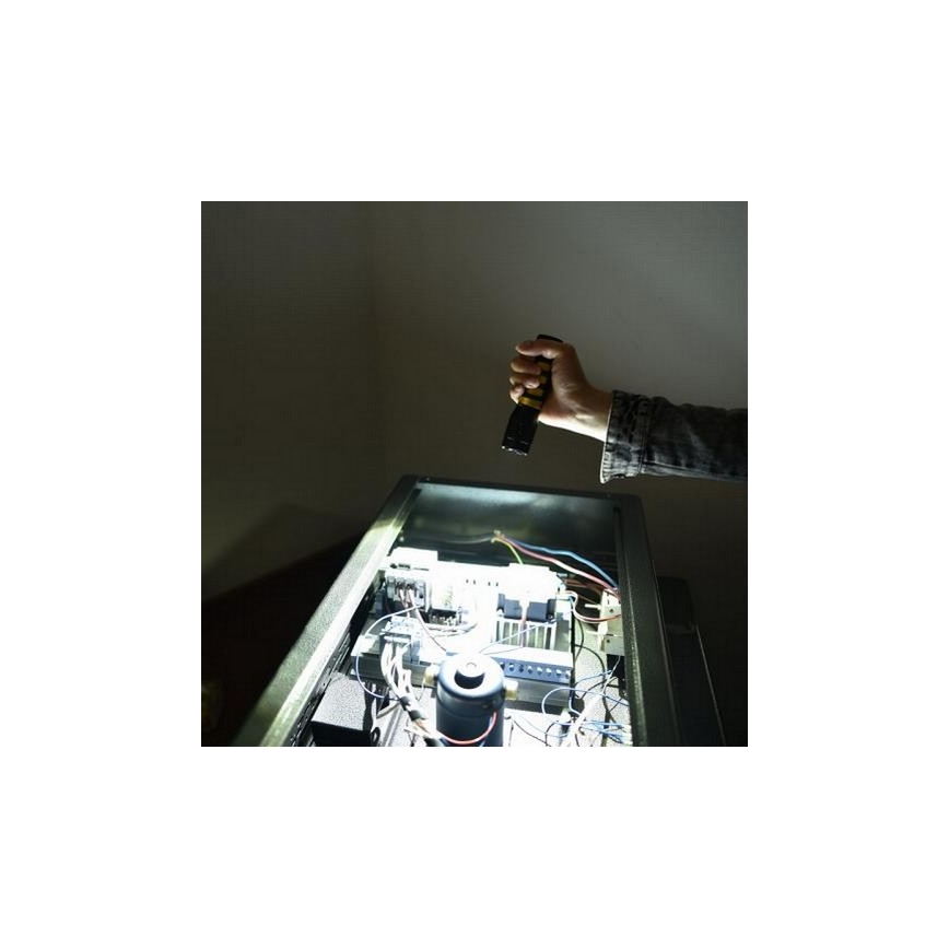 LED Lommelygte LED/5W/3xAAA