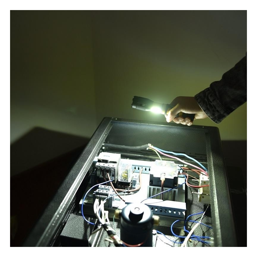 LED Lommelygte LED/5W/3xAAA