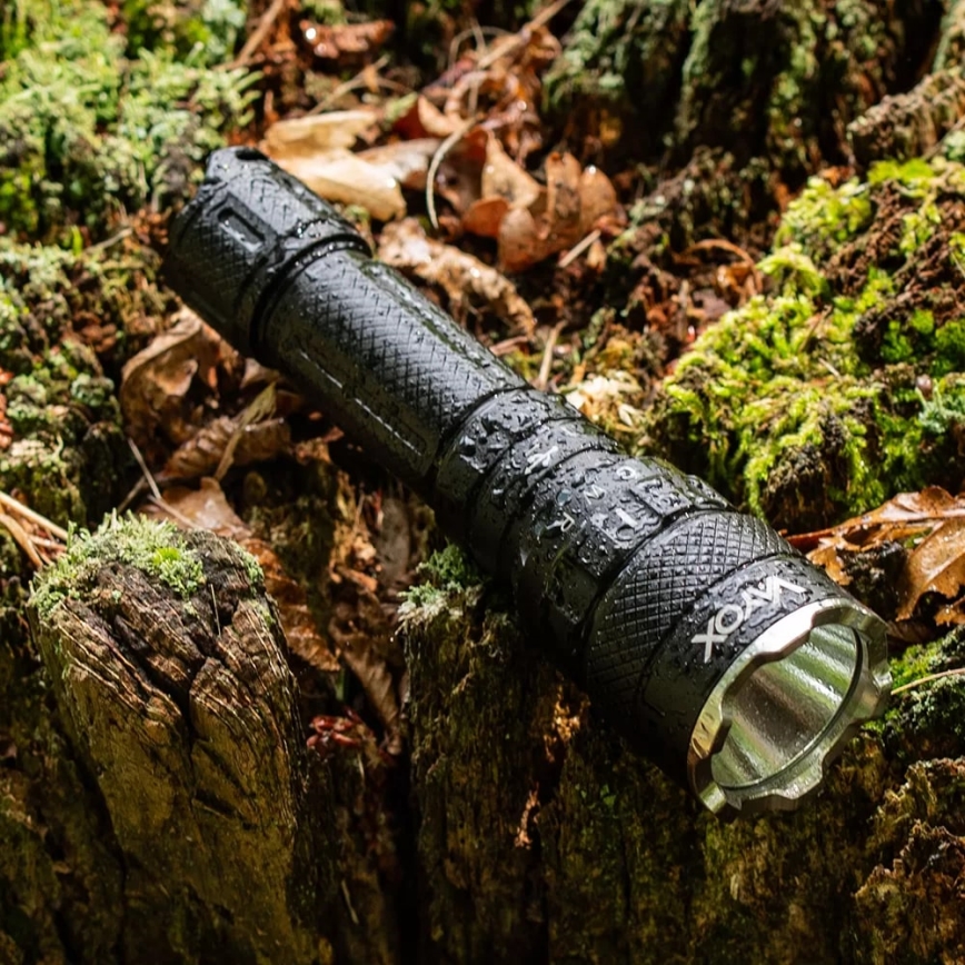 LED lommelygte m. RGBW-farver dæmpbar og genopladelig LED/15W/5V IP66 1500 skinnende 2000 mAh