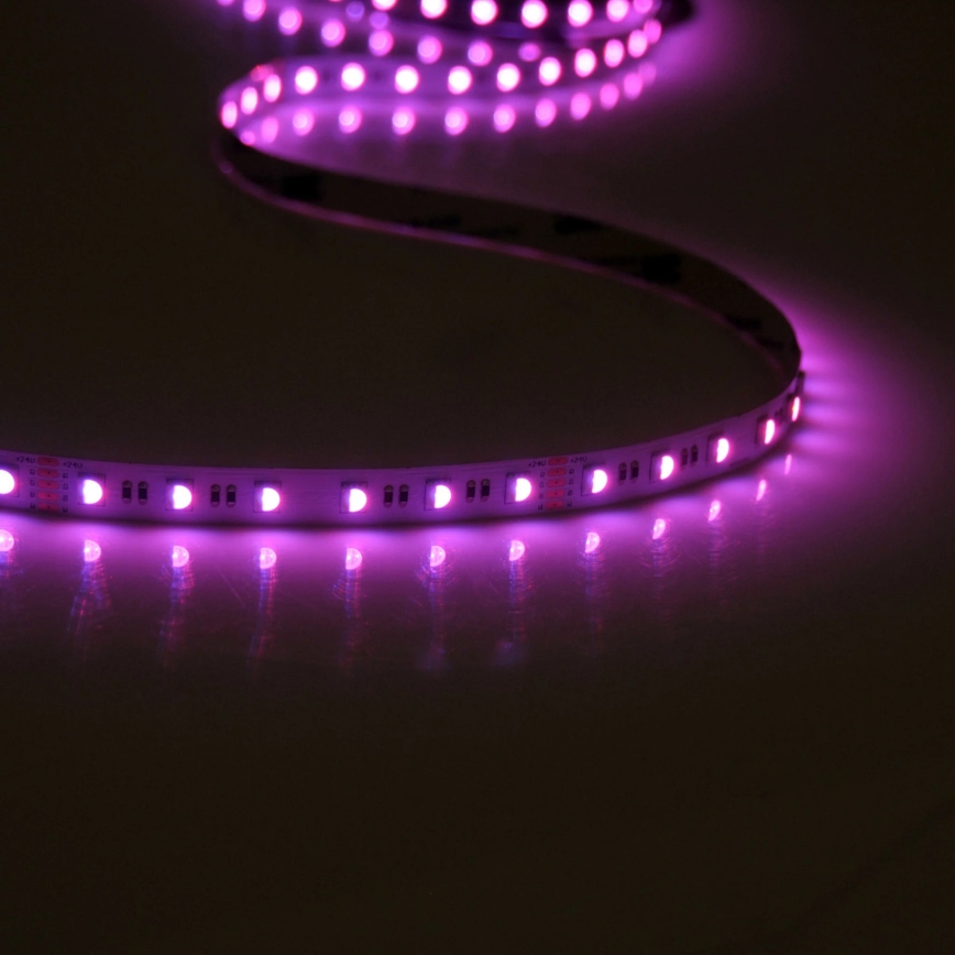 LED lysbånd dæmpbart RGBW-farver 3 m LED/22W/24/230V + fjernbetjening