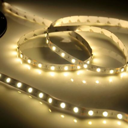 LED lysbånd til badeværelse 5 m LED/45W/12V IP65 hvid