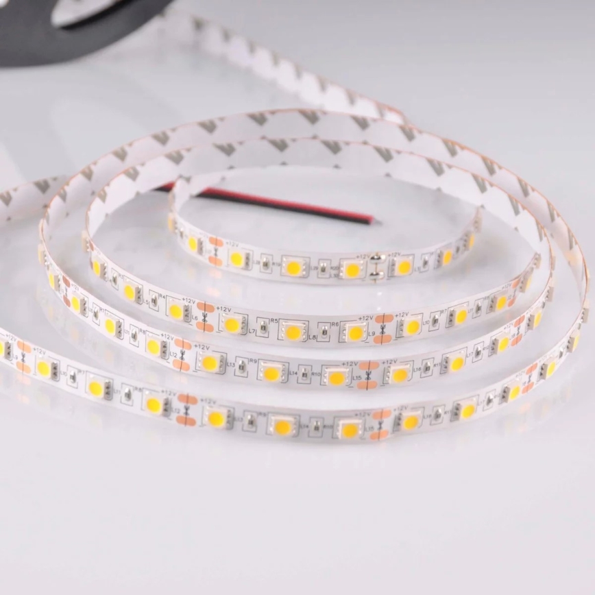 LED lysbånd til badeværelse 5 m LED/45W/12V IP65 hvid