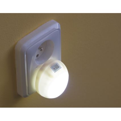 LED Nattelys til en stikkontakt 5xLED/0,6W/230V