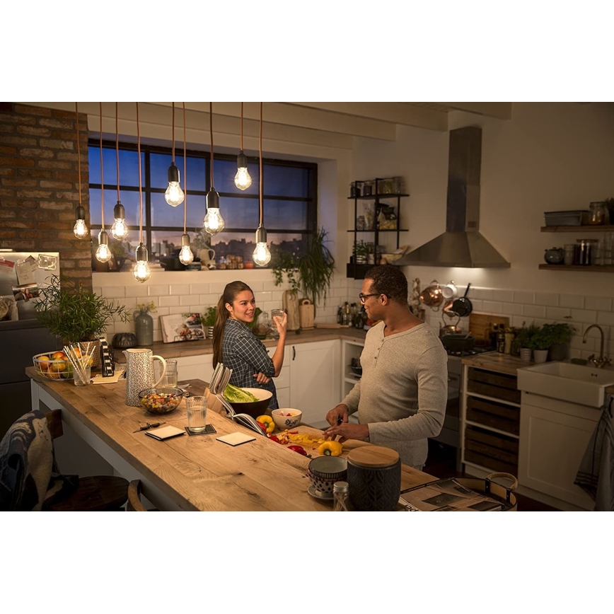 LED-pære dæmpbar  Philips Warm Glow E27/8W/230V 2200K-2700K 