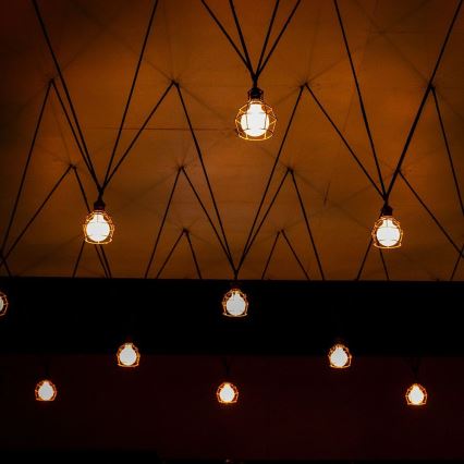 LED-pære FILAMENT G95 E27/6W/230V 3000K