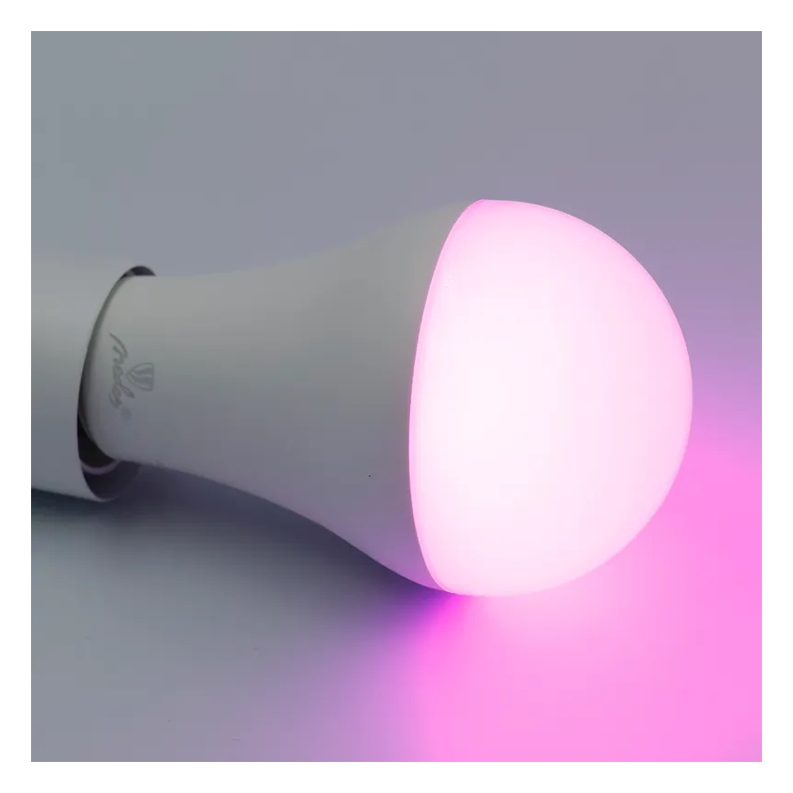 LED-pære med RGBW-farver dæmpbar A60 E27/15W/230V 2700-6500K Wi-Fi Tuya