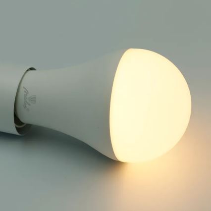 LED-pære med RGBW-farver dæmpbar A60 E27/15W/230V 2700-6500K Wi-Fi Tuya