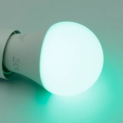 LED-pære med RGBW-farver dæmpbar A60 E27/9W/230V 2700-6500K Wi-Fi Tuya
