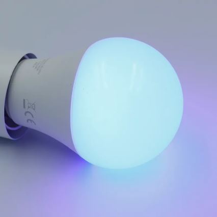LED-pære med RGBW-farver dæmpbar A60 E27/9W/230V 2700-6500K Wi-Fi Tuya