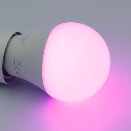 LED-pære med RGBW-farver dæmpbar A60 E27/9W/230V 2700-6500K Wi-Fi Tuya