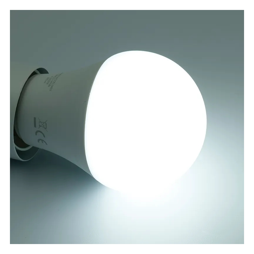 LED-pære med RGBW-farver dæmpbar A60 E27/9W/230V 2700-6500K Wi-Fi Tuya