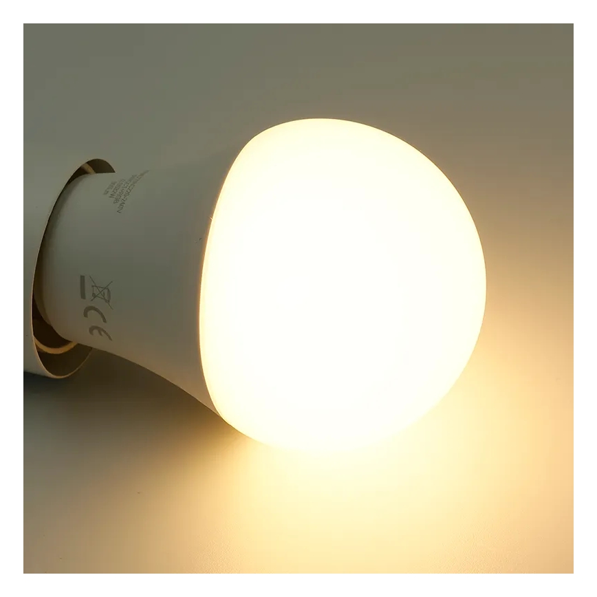 LED-pære med RGBW-farver dæmpbar A60 E27/9W/230V 2700-6500K Wi-Fi Tuya