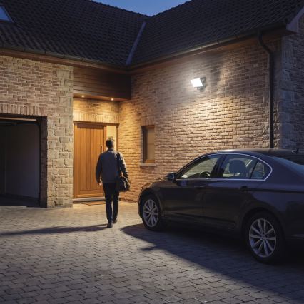 LED-reflektor med bevægelses- og skumringssensor TAMBO EVO LED/50W/230V 4000K IP44 sort