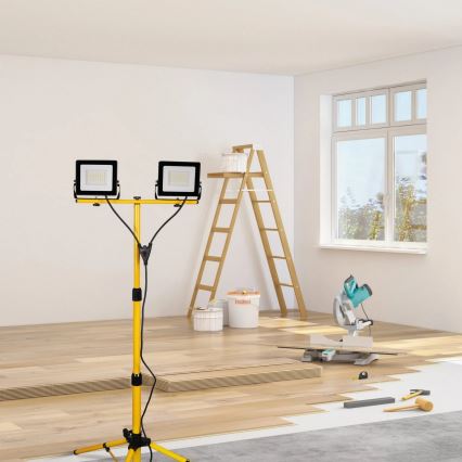 LED-reflektor med stativ 2xLED/30W/230V 6500K IP65 gul