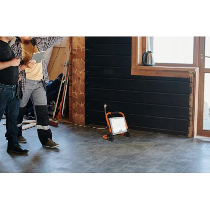 LED-reflektor med stativ LED/100W/230V 4500K IP65 orange