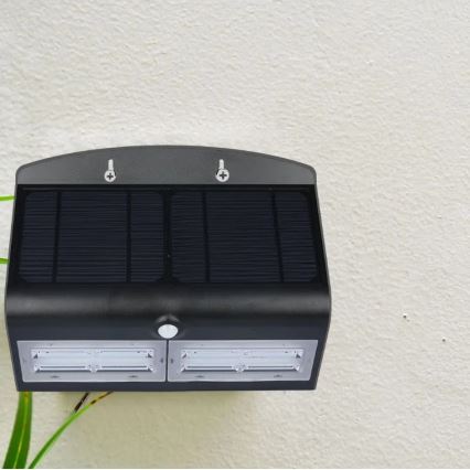 LED solcelle væglampe med sensor LED/7W/3,7V 4000K IP65 4000 mAh sort