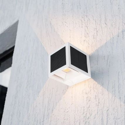 LED solcelledrevet væglampe med sensor LED/9W/3,7V 3000/4000/6000K IP65 2600 mAh hvid