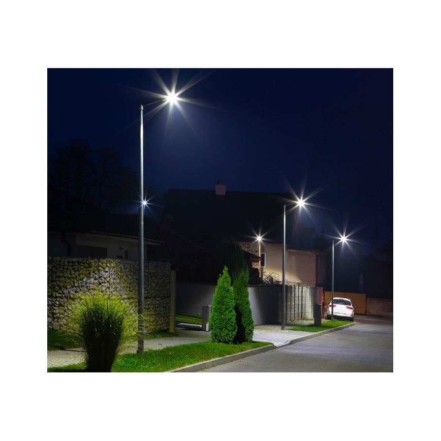 LED solcelledrevet gadelampe med sensor STREET LED/15W/7,4V 4000K IP65 5400 mAh