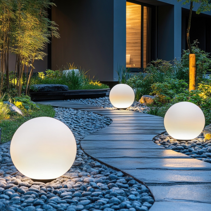 LED solcellelampe m. RGB-farver dæmpbar GARDEN BALL LED/5W/3,7V 3000K IP54 2200 mAh diameter 40 cm + fjernbetjening