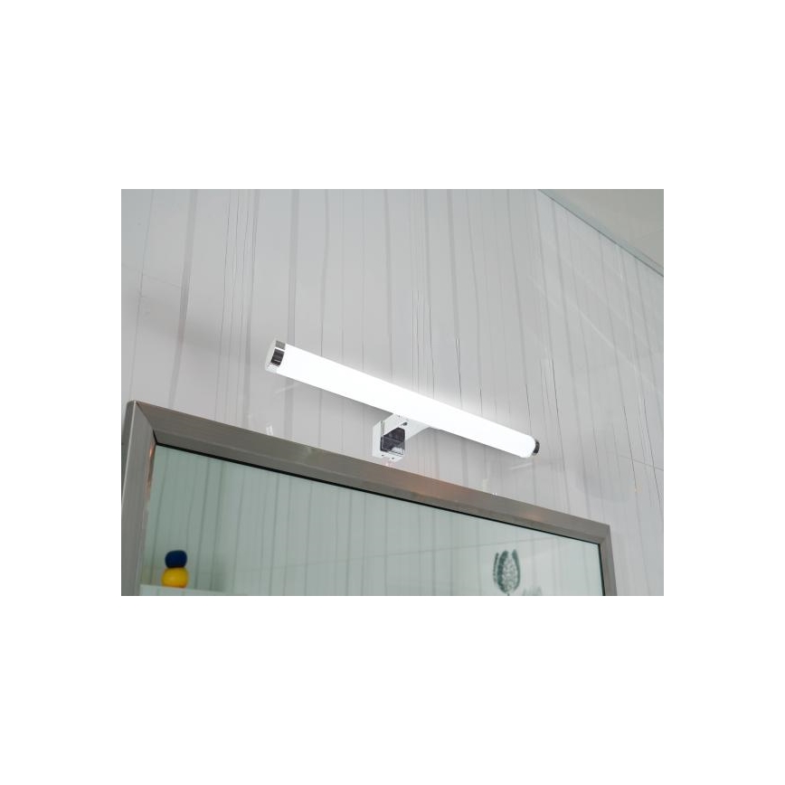 LED spejlbelysning til badeværelset LED/8W/230V 30 cm IP44 blank krom