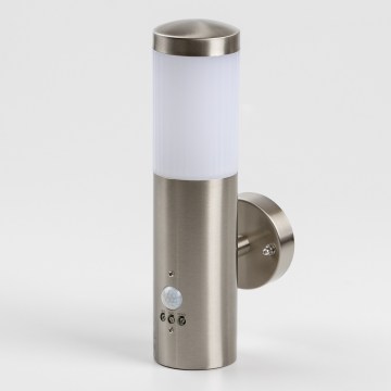 LED udendørs væglampe med bevægelsessensor 1xGU10/5W/230V IP44 mat krom