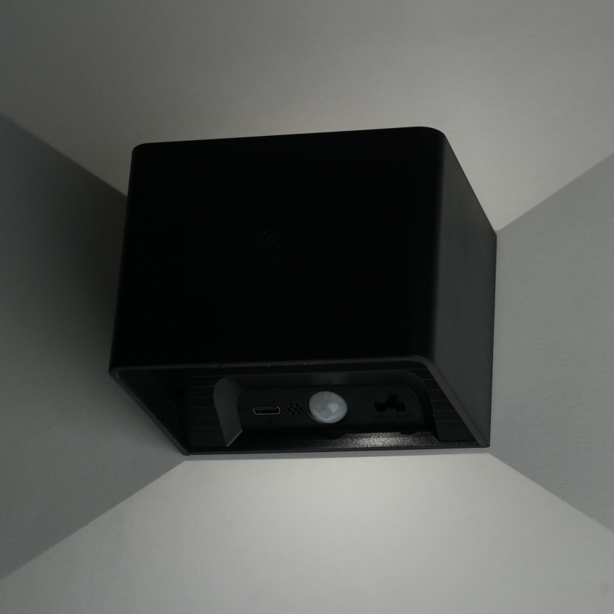 LED væglampe m touch-funktion og sensor dæmpbar MIRI LED/2,5W/3,7V 3000/4000/6400K 4000 mAh sort