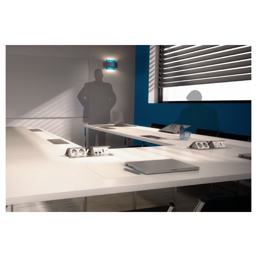 Legrand 54023 - Sokkelramme til bordplade POP-UP 2x4M rustfri