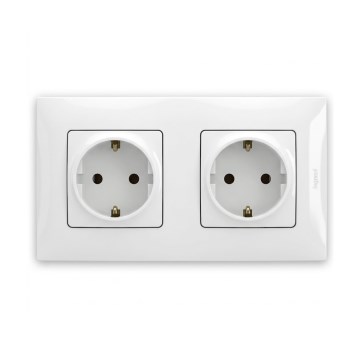 Legrand - Dobbelt SCHUKO-stikkontakt til indendørs brug med ramme NILOE 250 V hvid