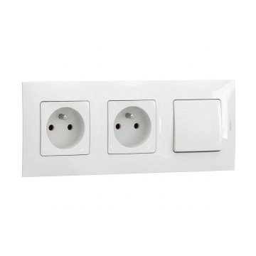 Legrand - Dobbelt stikkontakt til husholdning og enpolet afbryder nr. 1 med ramme NILOE 250V hvid